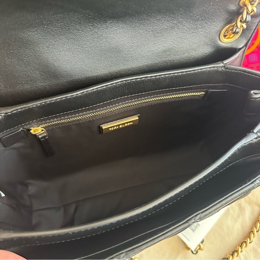 Tory Burch Elegant Black Leather Fleming Soft Convertible Shoulder Bag - Picture 12 of 16